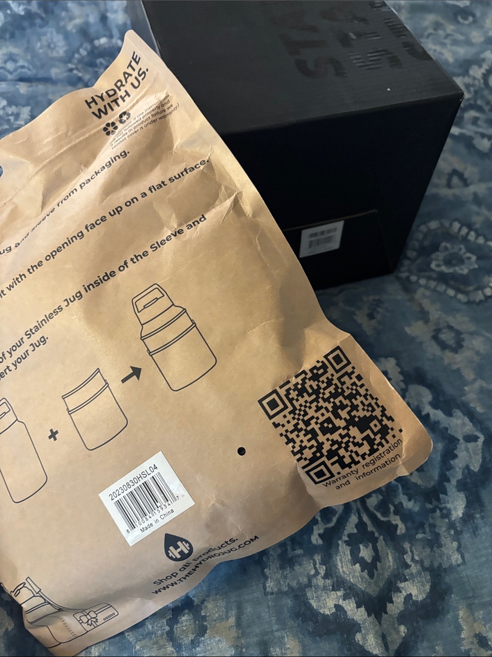 HydroJug Black Stainless Steel Sleeve & Black Bottle Accessory Set - Picture 4 of 4